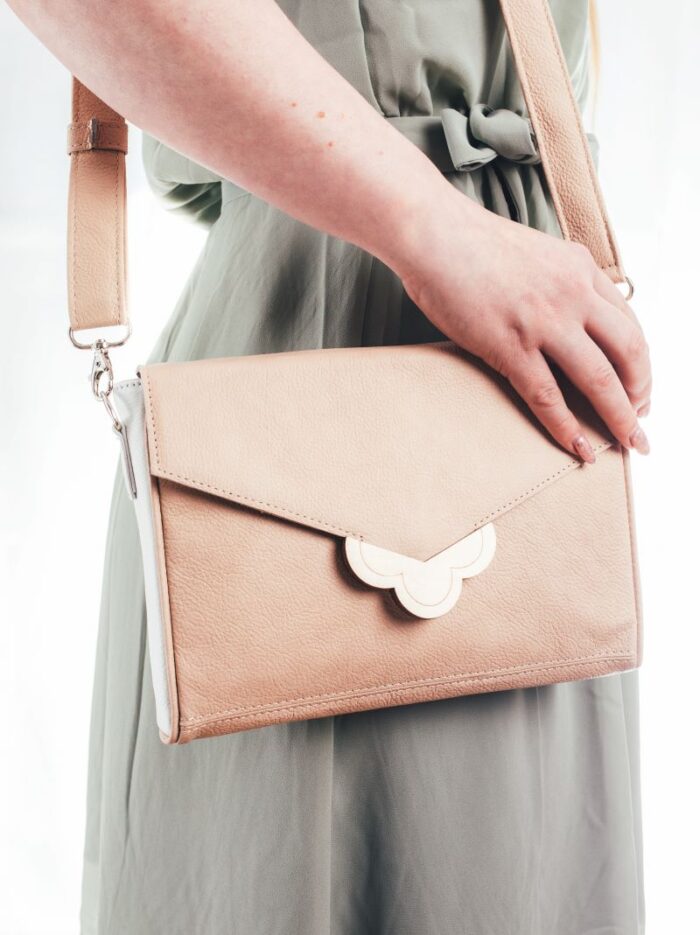 Olkalaukku by Desantra, beige