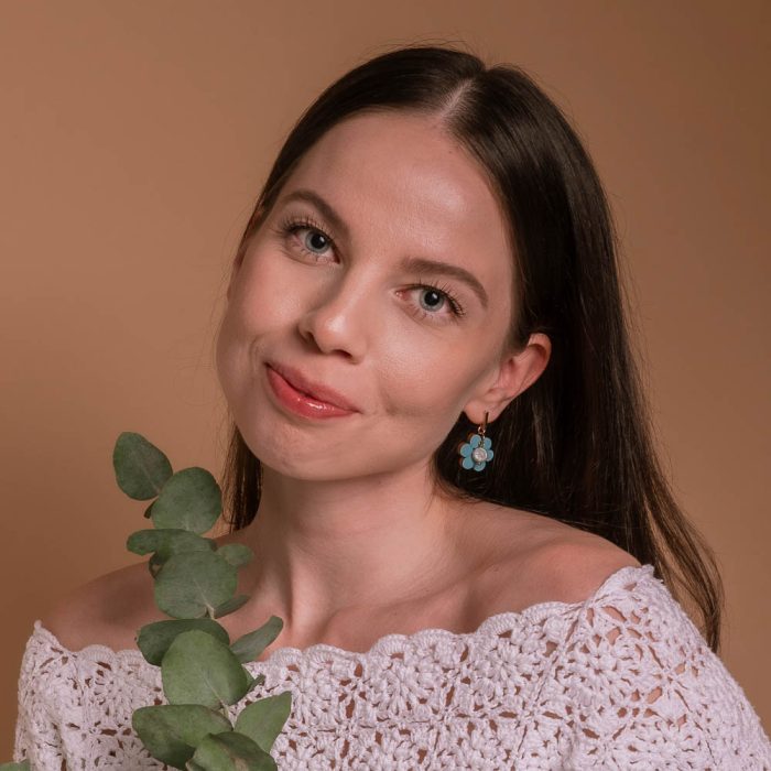 Unelma-korvakorut-vaaleansininen-kulta-desantra